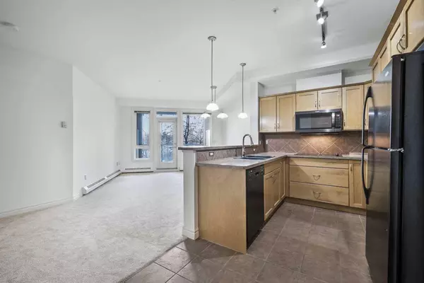 3111 34 AVE NW #222, Calgary, AB T2L 0Y2