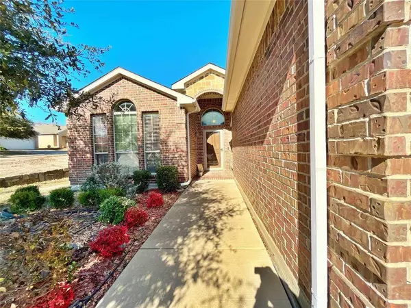 1132 Whittenburg Drive, Fort Worth, TX 76134