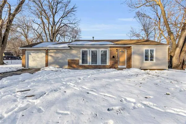 10100 E 78th TER, Raytown, MO 64138