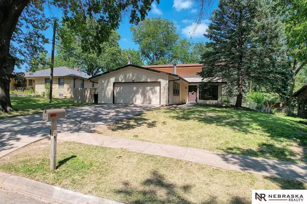 5630 Randolph Street, Lincoln, NE 68510