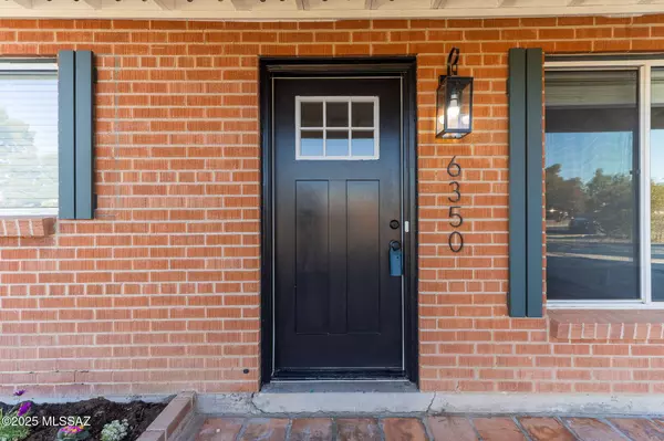 6350 E Calle Herculo, Tucson, AZ 85710