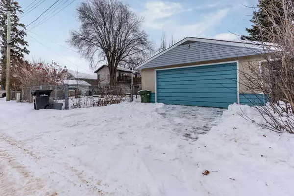 5318 50 AVE, Camrose, AB T4V 0P7