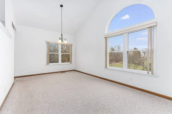 1356 Oakland Circle, North Aurora, IL 60542