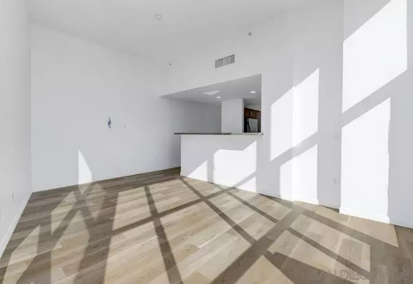 253 10th Ave #1406, San Diego, CA 92101