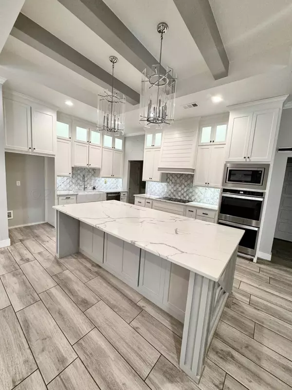 6704 PARKWOOD PL, Amarillo, TX 79119