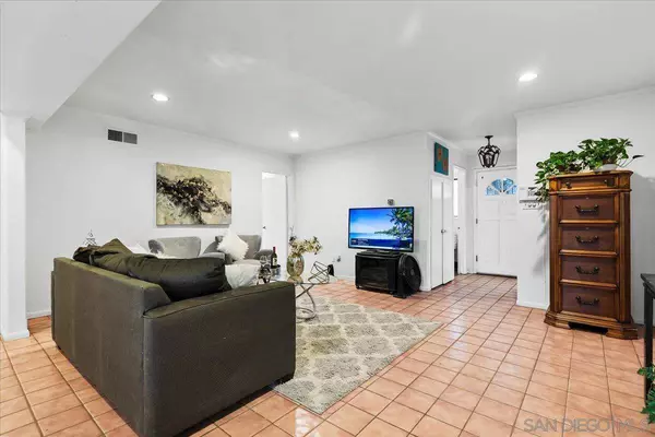 4894 Mount Elbrus Dr, San Diego, CA 92117