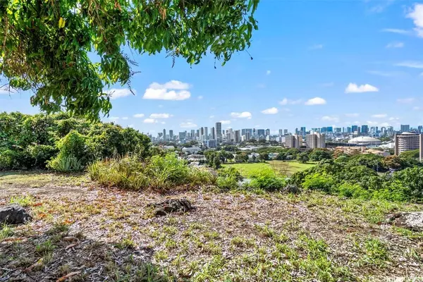 1386 St Louis ST, Honolulu, HI 96816