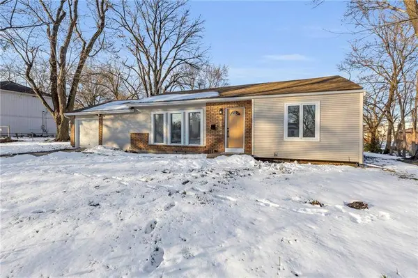 10100 E 78th TER, Raytown, MO 64138