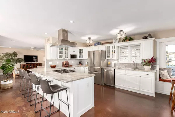 831 E DESERT PARK Lane, Phoenix, AZ 85020