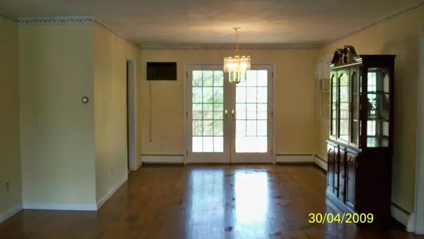 35 Delekas Ave, South Plainfield Boro, NJ 07080