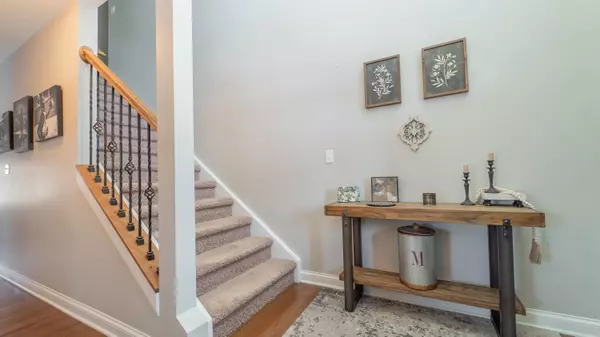 896 London LN, Valparaiso, IN 46383