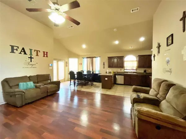 1132 Whittenburg Drive, Fort Worth, TX 76134