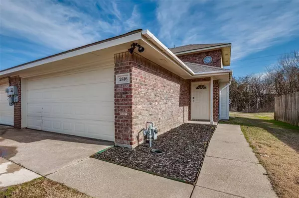 2816 Sunset Strip Avenue, Glenn Heights, TX 75154