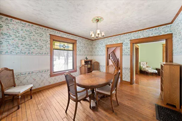 208 W Winter AVE, Elmwood, WI 54740