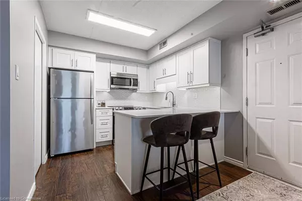 2010 Cleaver Avenue #103, Burlington, ON L7M 4C1