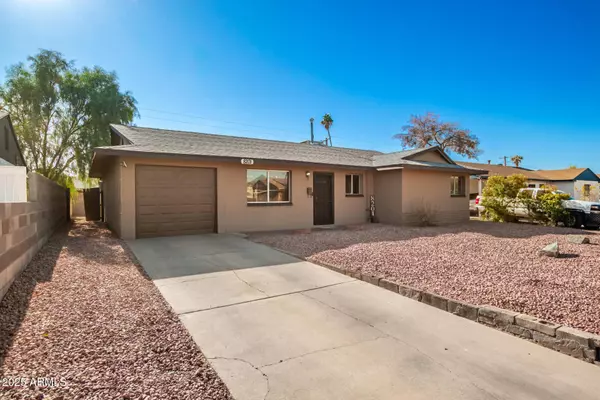 8201 W CLARENDON Avenue, Phoenix, AZ 85033