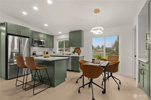 2214 185 PL SE, Bothell, WA 98012