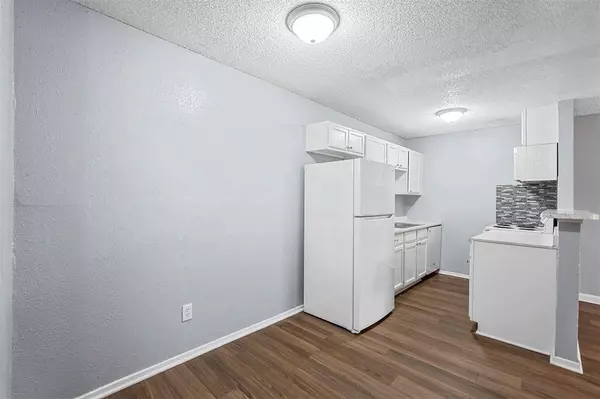 111 E Rogers, Arlington, TX 76011