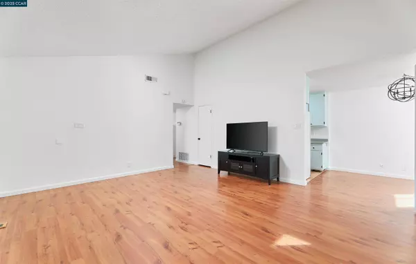 1215 Kenwal Rd #D, Concord, CA 94521