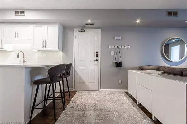 2010 Cleaver Avenue #103, Burlington, ON L7M 4C1