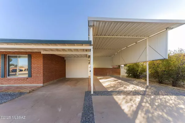 6350 E Calle Herculo, Tucson, AZ 85710