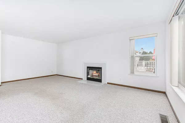 1356 Oakland Circle, North Aurora, IL 60542