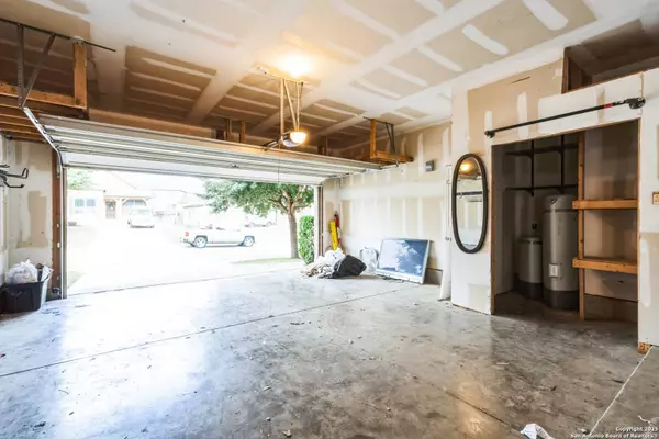 13612 SUNGROVE VW, San Antonio, TX 78245-3230