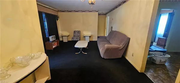 1314 Saxton DR, Hampton, VA 23669