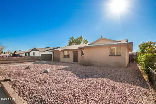 8201 W CLARENDON Avenue, Phoenix, AZ 85033