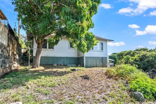 1386 St Louis ST, Honolulu, HI 96816