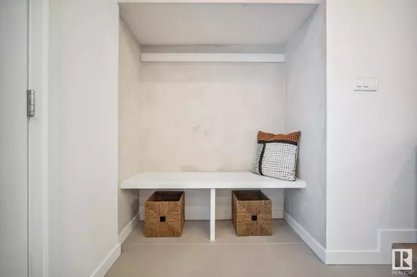 1203 110A ST NW, Edmonton, AB T6J 6N6