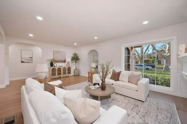 1373 40th ST, Sacramento, CA 95819