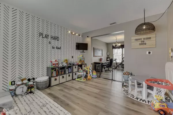 7257 Sycamore Run DR, Indianapolis, IN 46237