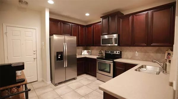 2209 Carlisle Street, Bedford, TX 76021