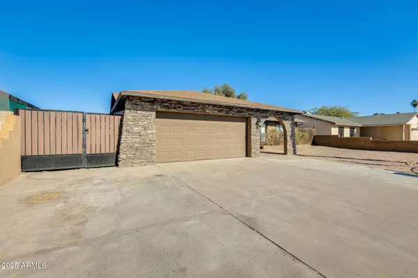 7010 W MEDLOCK Drive, Glendale, AZ 85303
