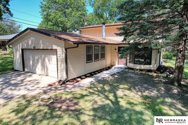 5630 Randolph Street, Lincoln, NE 68510