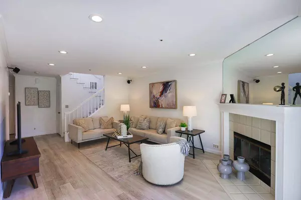 221 Bonita LN, Foster City, CA 94404