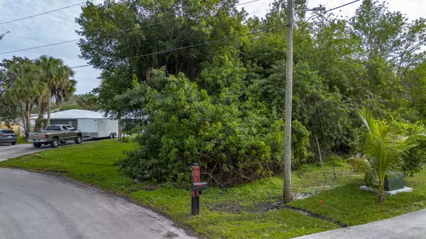 767 SW Alton CIR, Port Saint Lucie, FL 34953