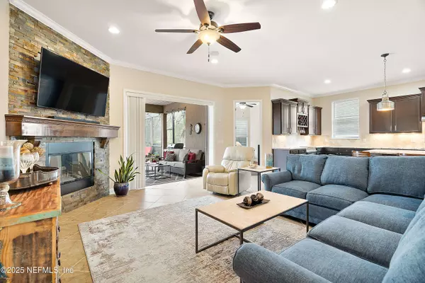 167 STAPLEHURST DR, St Johns, FL 32259