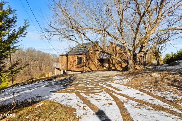 906 Pickens Bridge RD, Johnson City, TN 37615