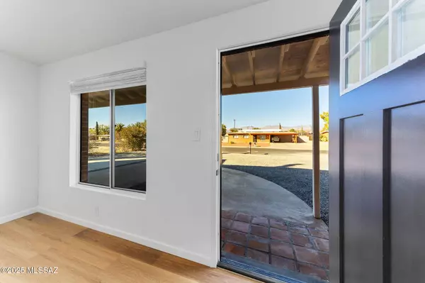 6350 E Calle Herculo, Tucson, AZ 85710