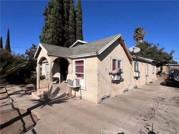 1819 W 2nd ST, Santa Ana, CA 92703