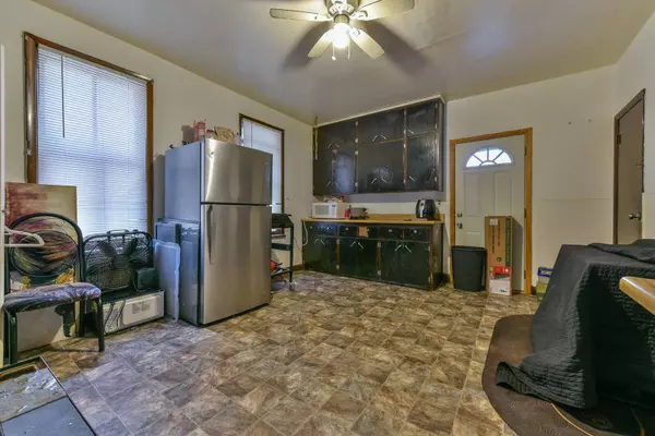 1535 S 14th St, Milwaukee, WI 53204