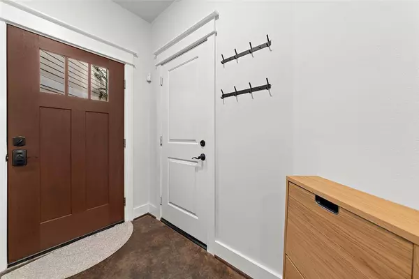 114 Riley LN, Houston, TX 77003