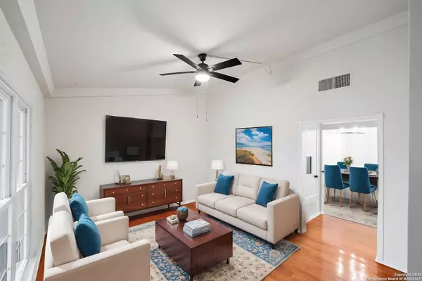 9306 La Ronda, San Antonio, TX 78224