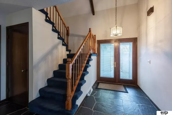 5742 Tucker Circle, Omaha, NE 68152