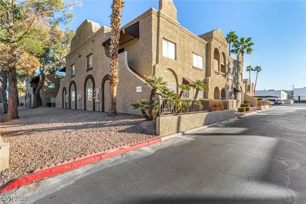 5101 Pioneer Avenue #101, Las Vegas, NV 89146