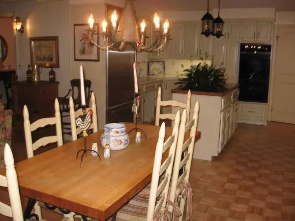 307 Hampshire Ct, Piscataway Twp., NJ 08854