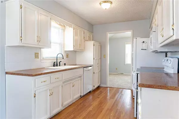 7629 N Park AVE, Gladstone, MO 64118