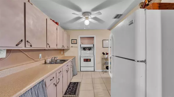 1701 CHARLES AVE, Plant City, FL 33563